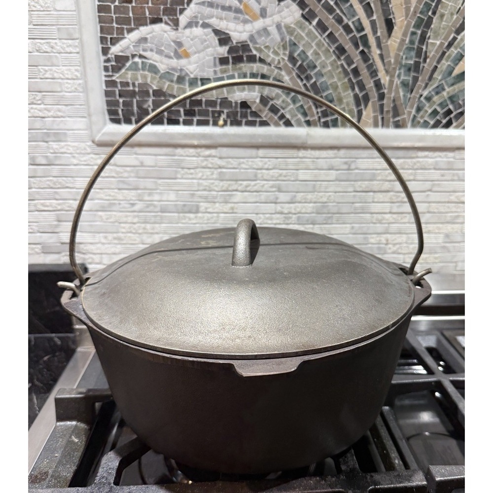 Vintage No 8 Cast Iron Dutch Oven 5 Qt Pot w Matching Lid & Rack Trivet 10.25"